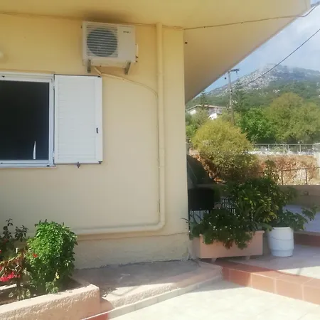 Maria's Poros (Kefalonia)